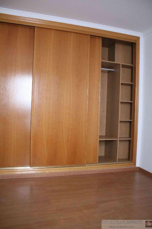 For sale of penthouse in Albacete