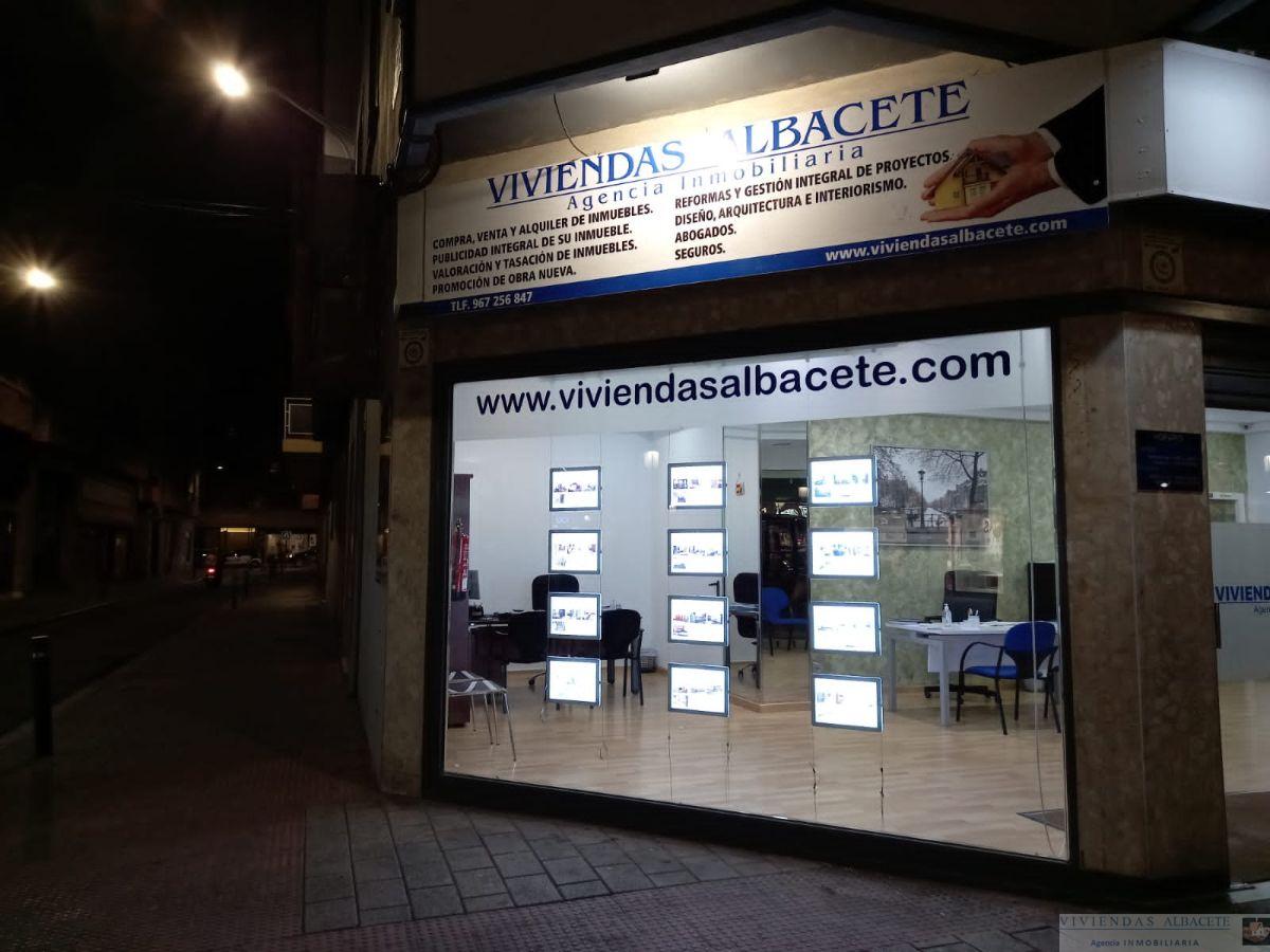 For sale of penthouse in Albacete