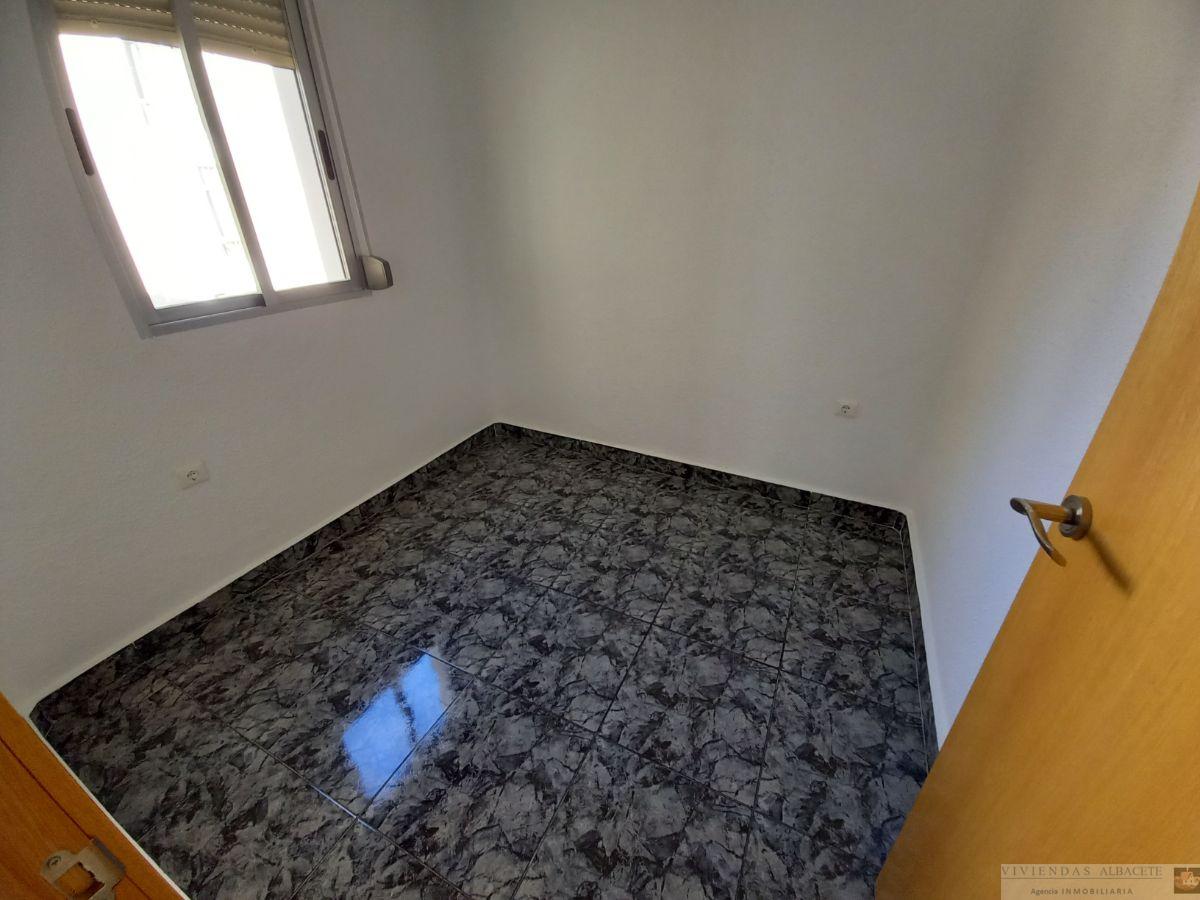 For sale of flat in Albacete