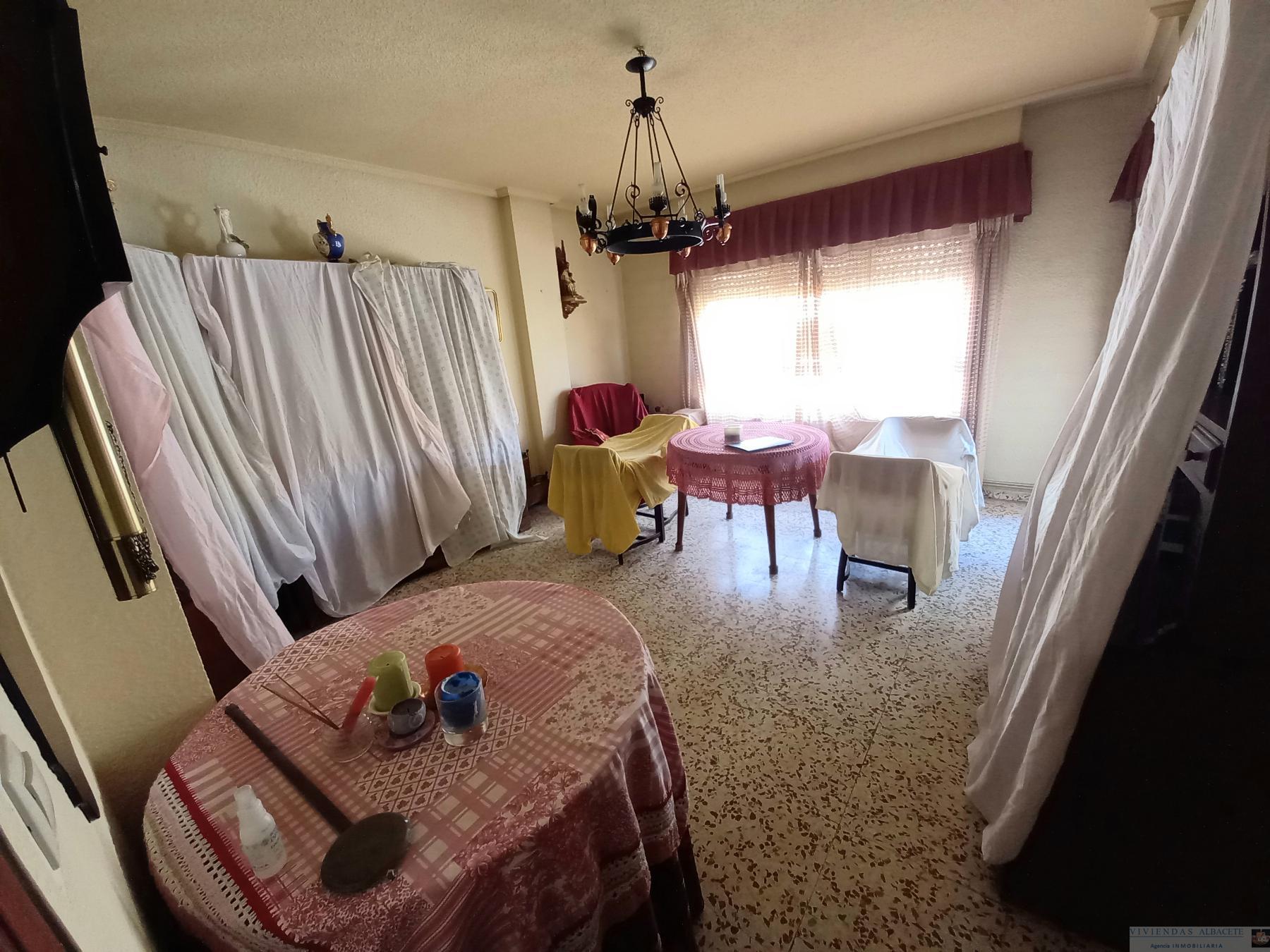 For sale of flat in Albacete