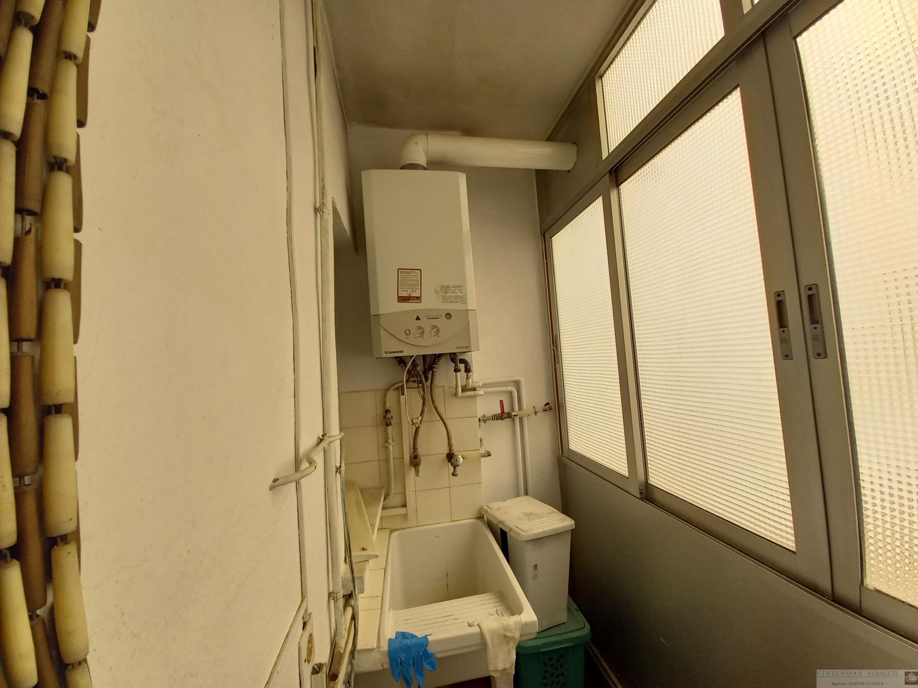 For sale of flat in Albacete
