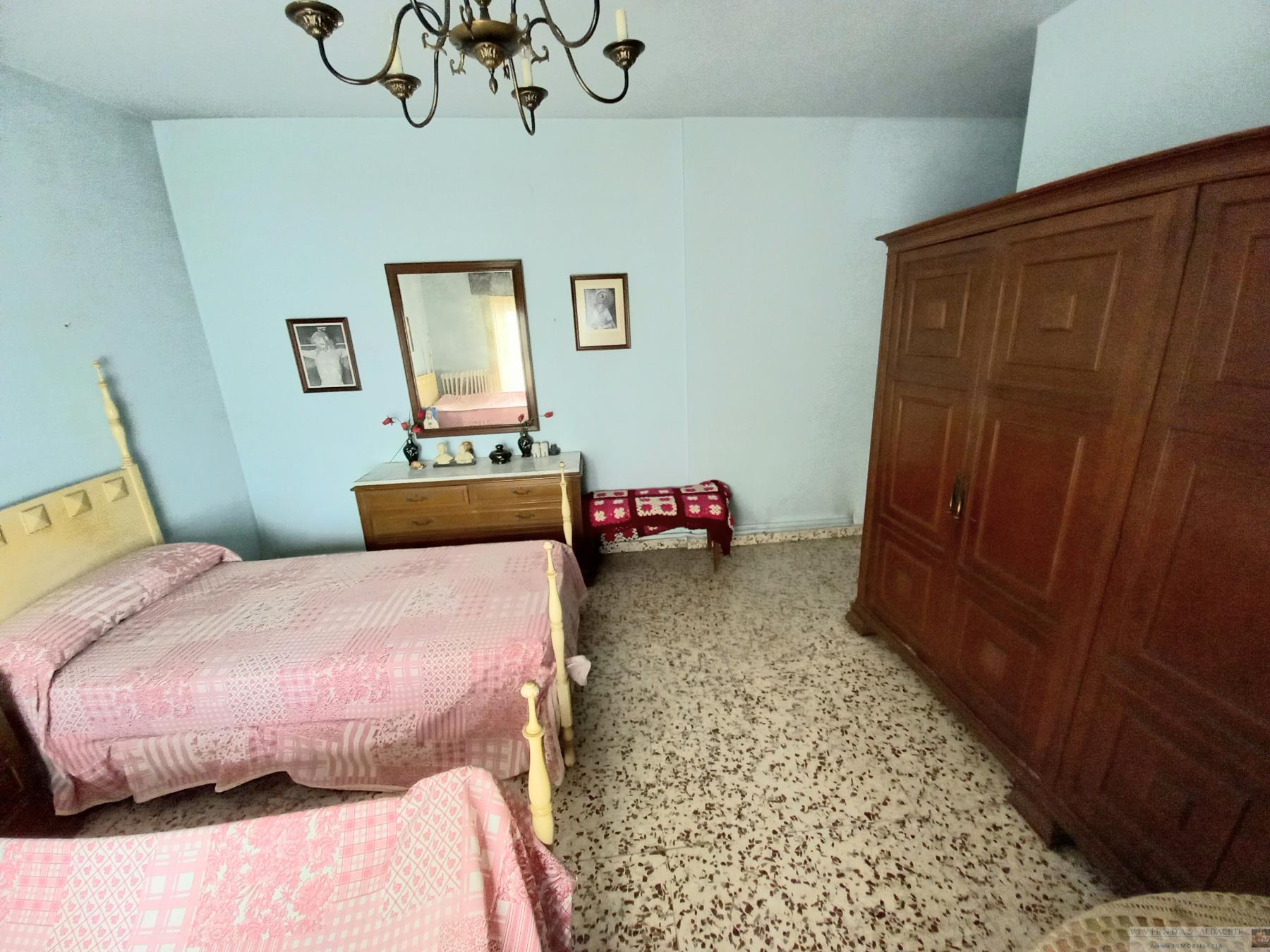 For sale of flat in Albacete