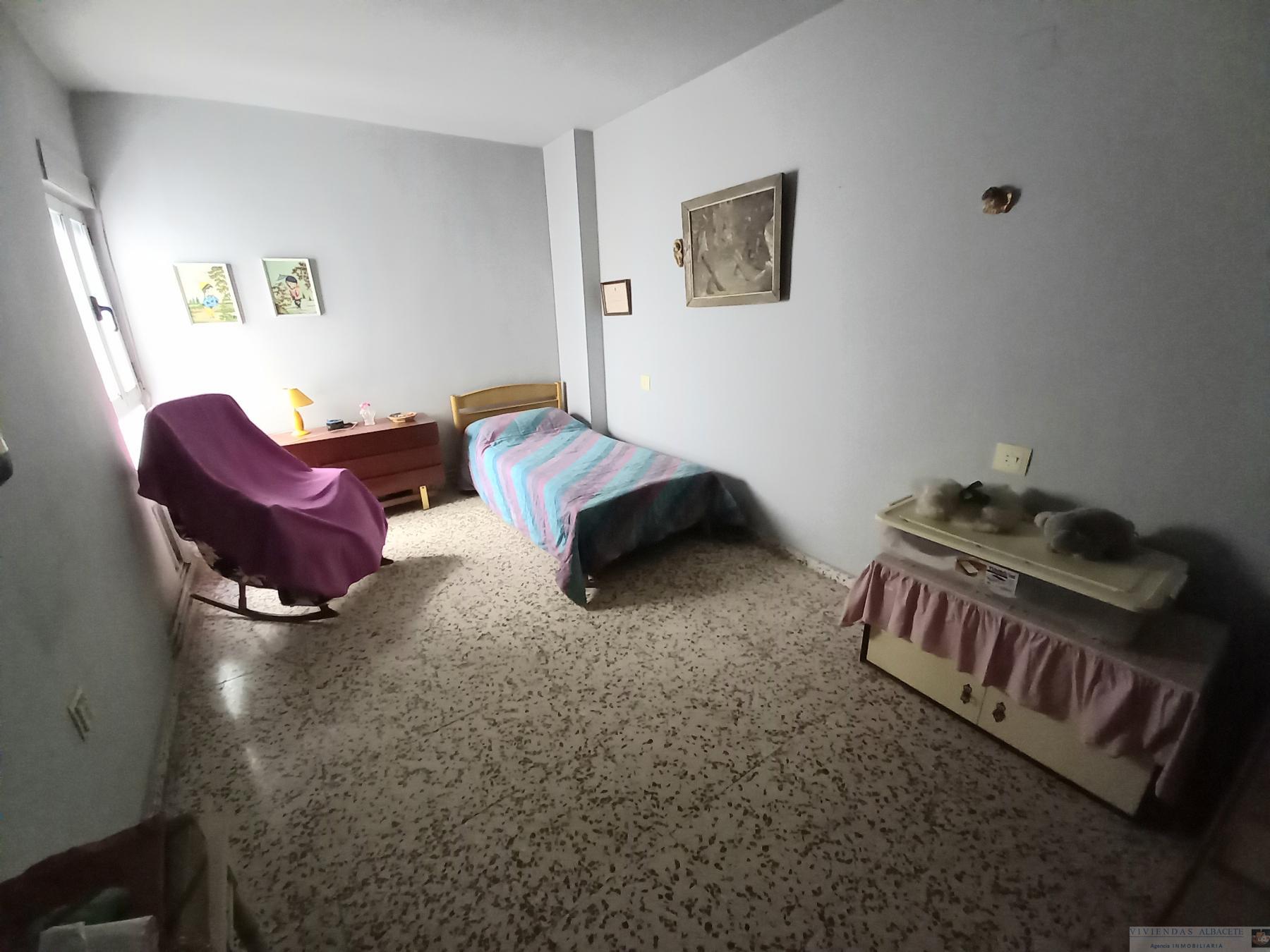 For sale of flat in Albacete