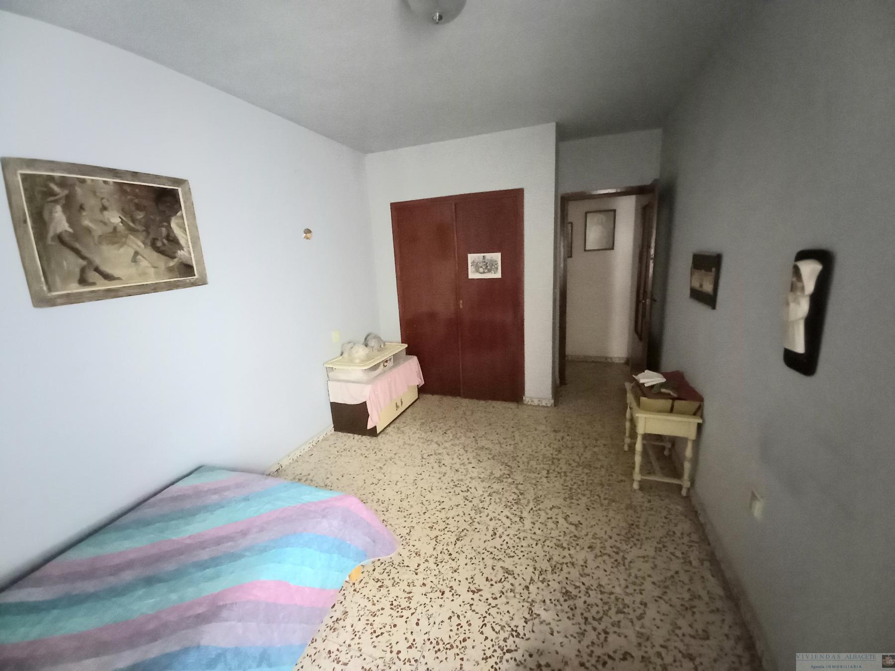 For sale of flat in Albacete