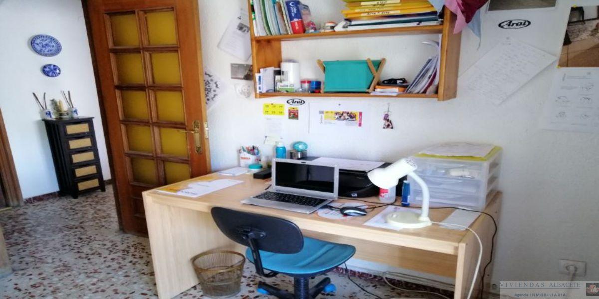 For sale of flat in Albacete