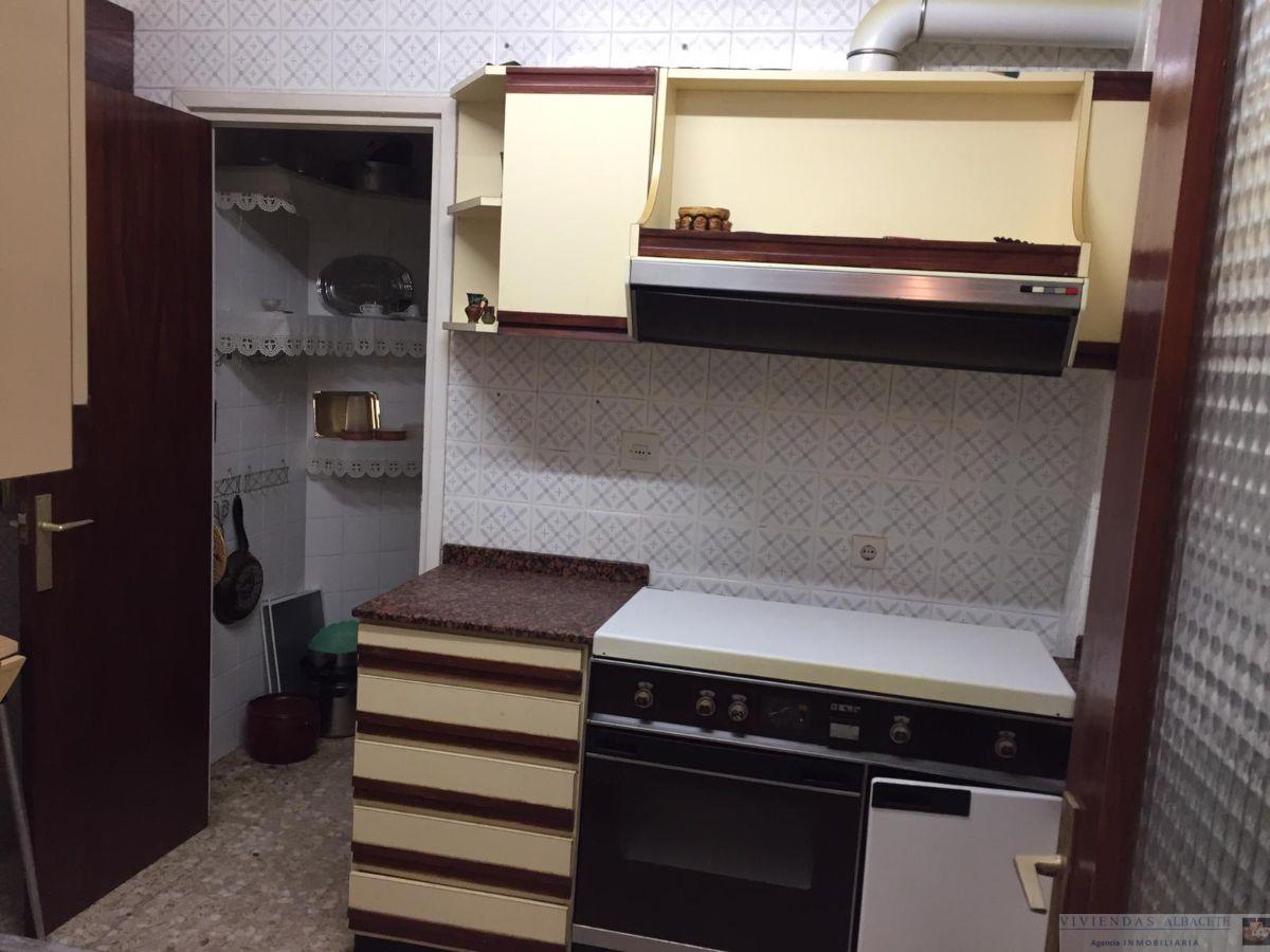 For sale of flat in Albacete