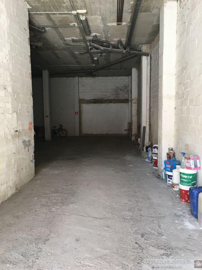 For sale of commercial in Albacete
