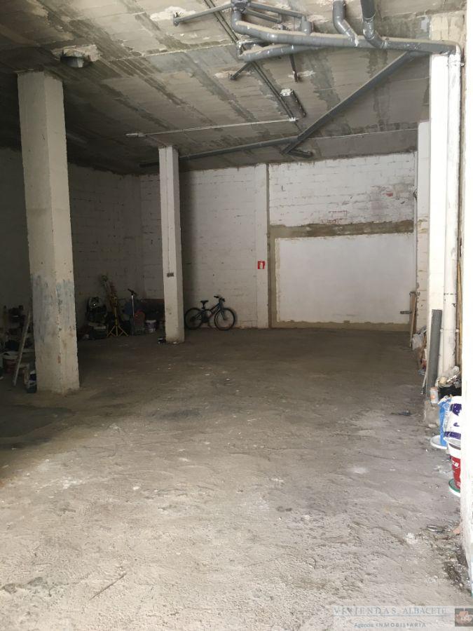 For sale of commercial in Albacete