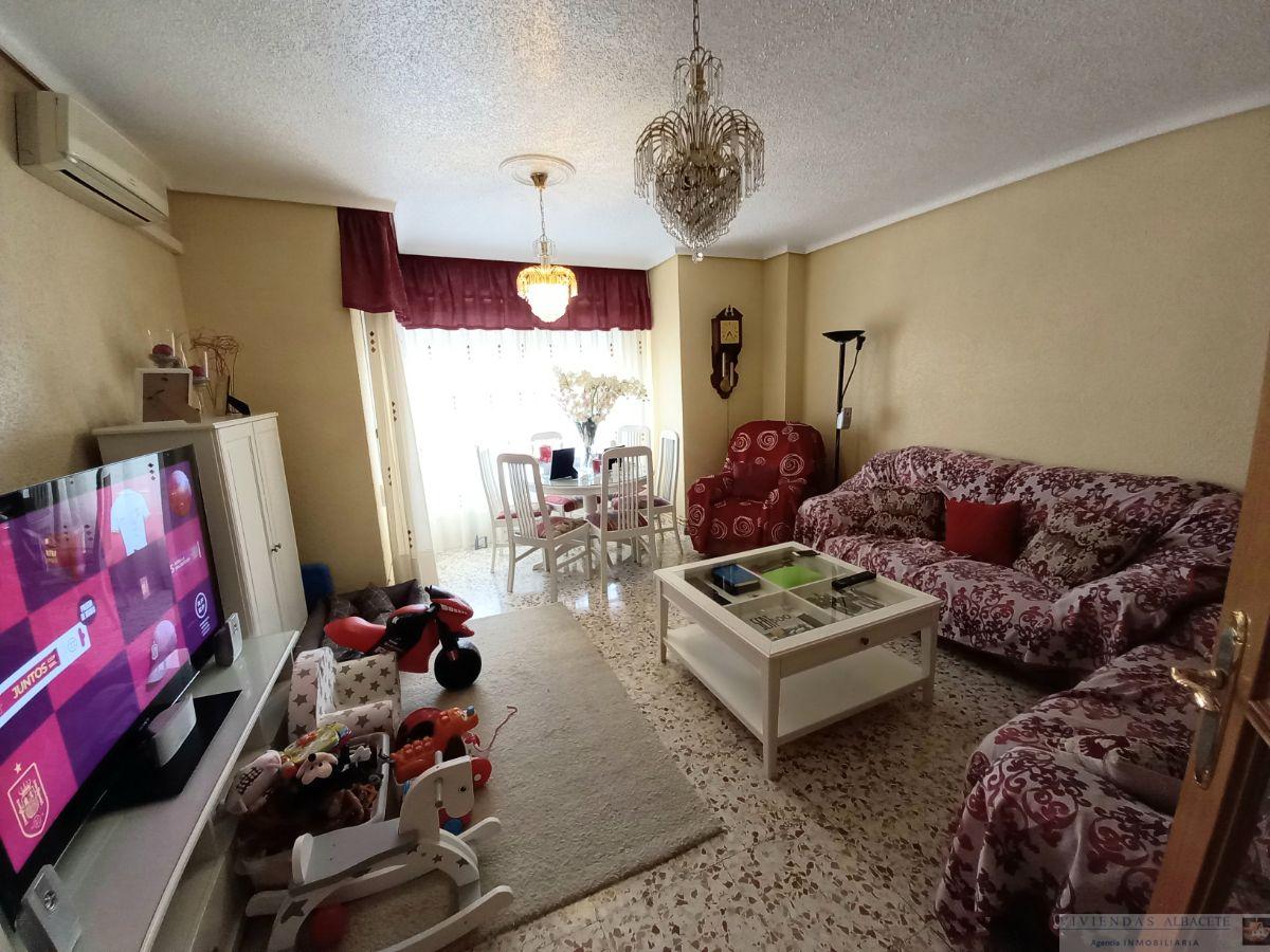 For sale of flat in Albacete