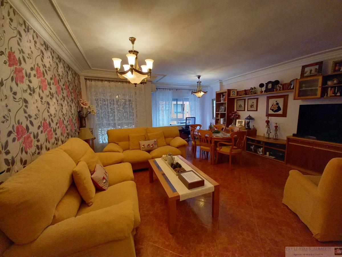 For sale of apartment in Albacete