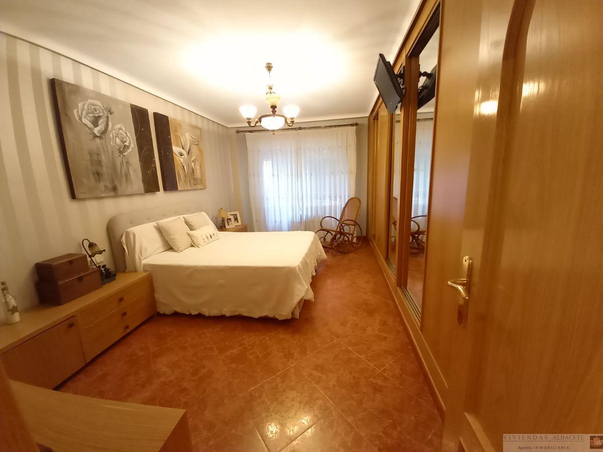 For sale of apartment in Albacete