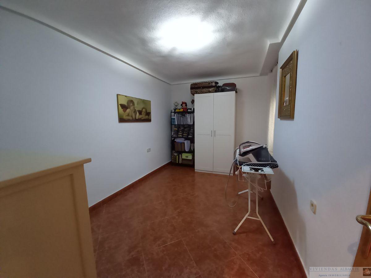 For sale of apartment in Albacete