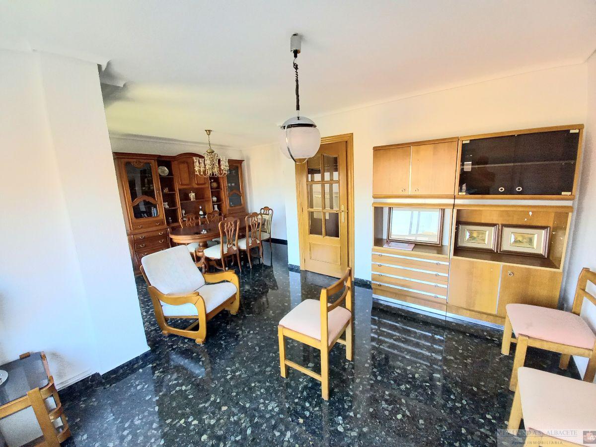 For sale of flat in Albacete