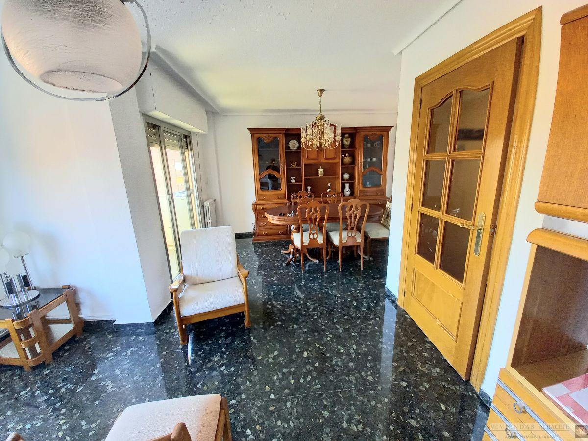 For sale of flat in Albacete
