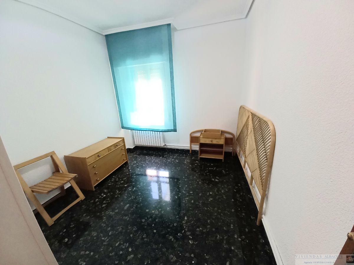 For sale of flat in Albacete