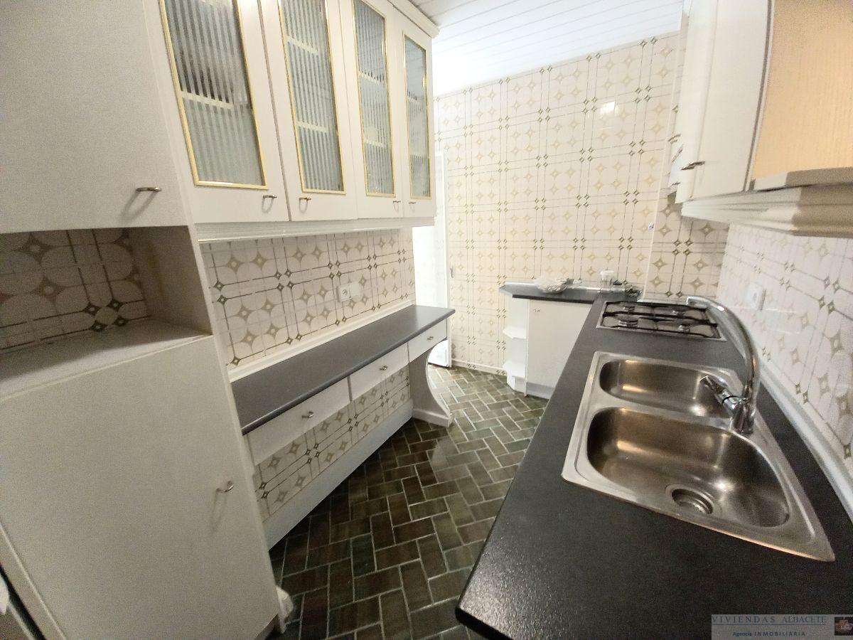 For sale of flat in Albacete