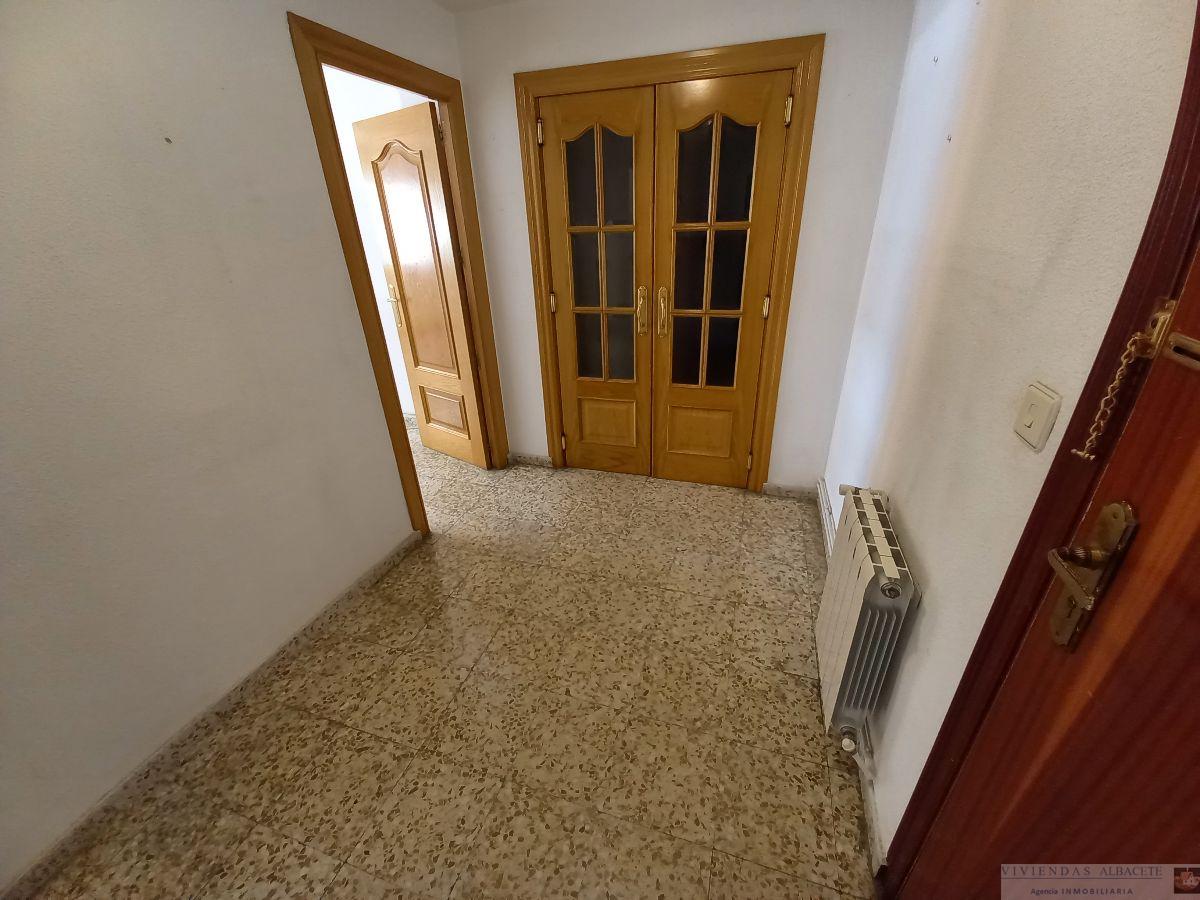 For sale of flat in Albacete