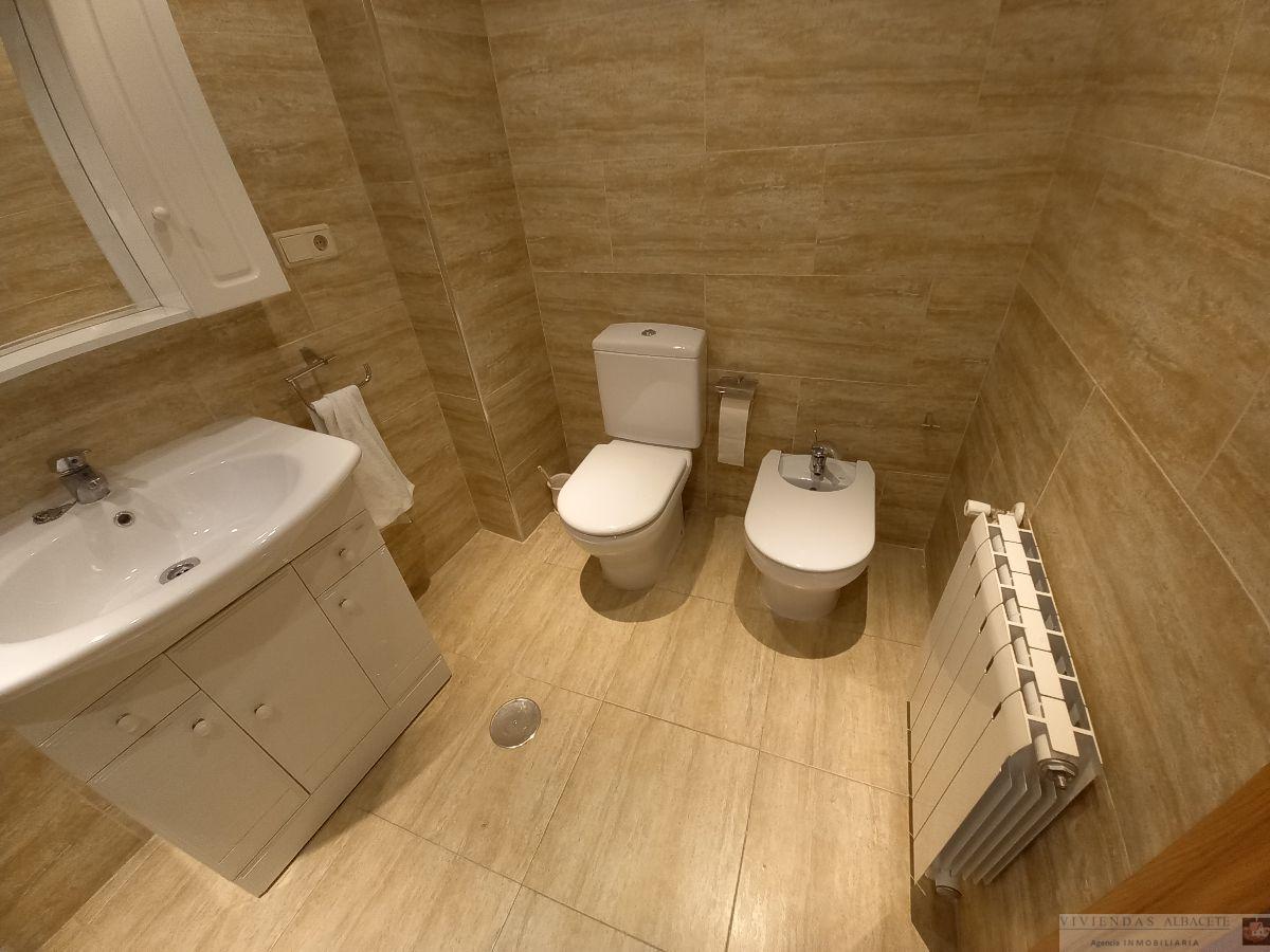 For sale of flat in Albacete