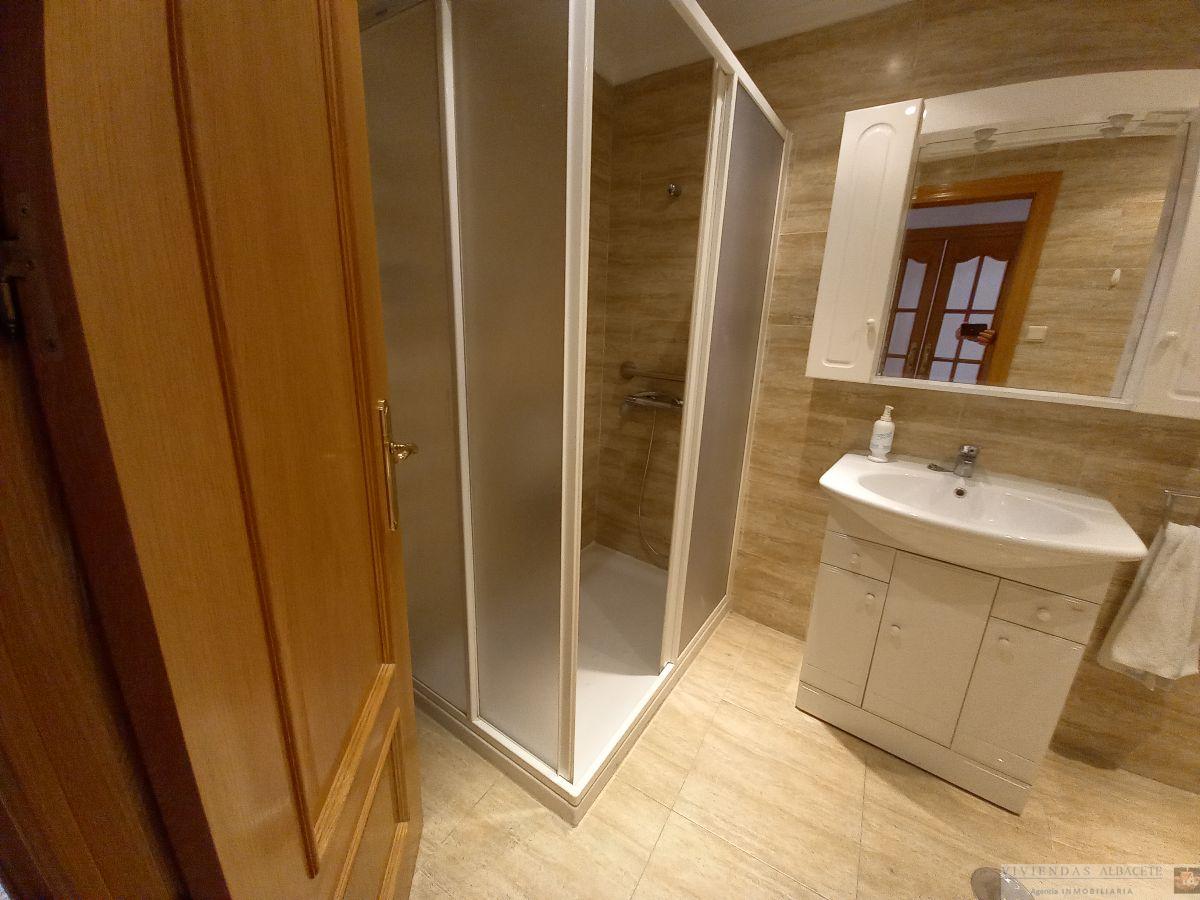 For sale of flat in Albacete