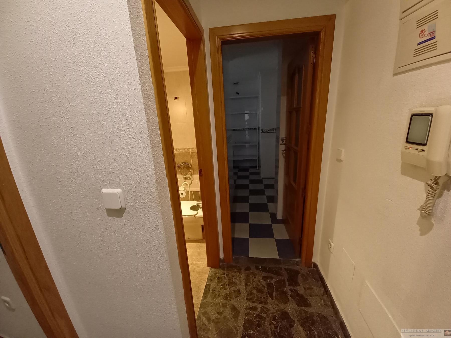 For sale of apartment in Albacete
