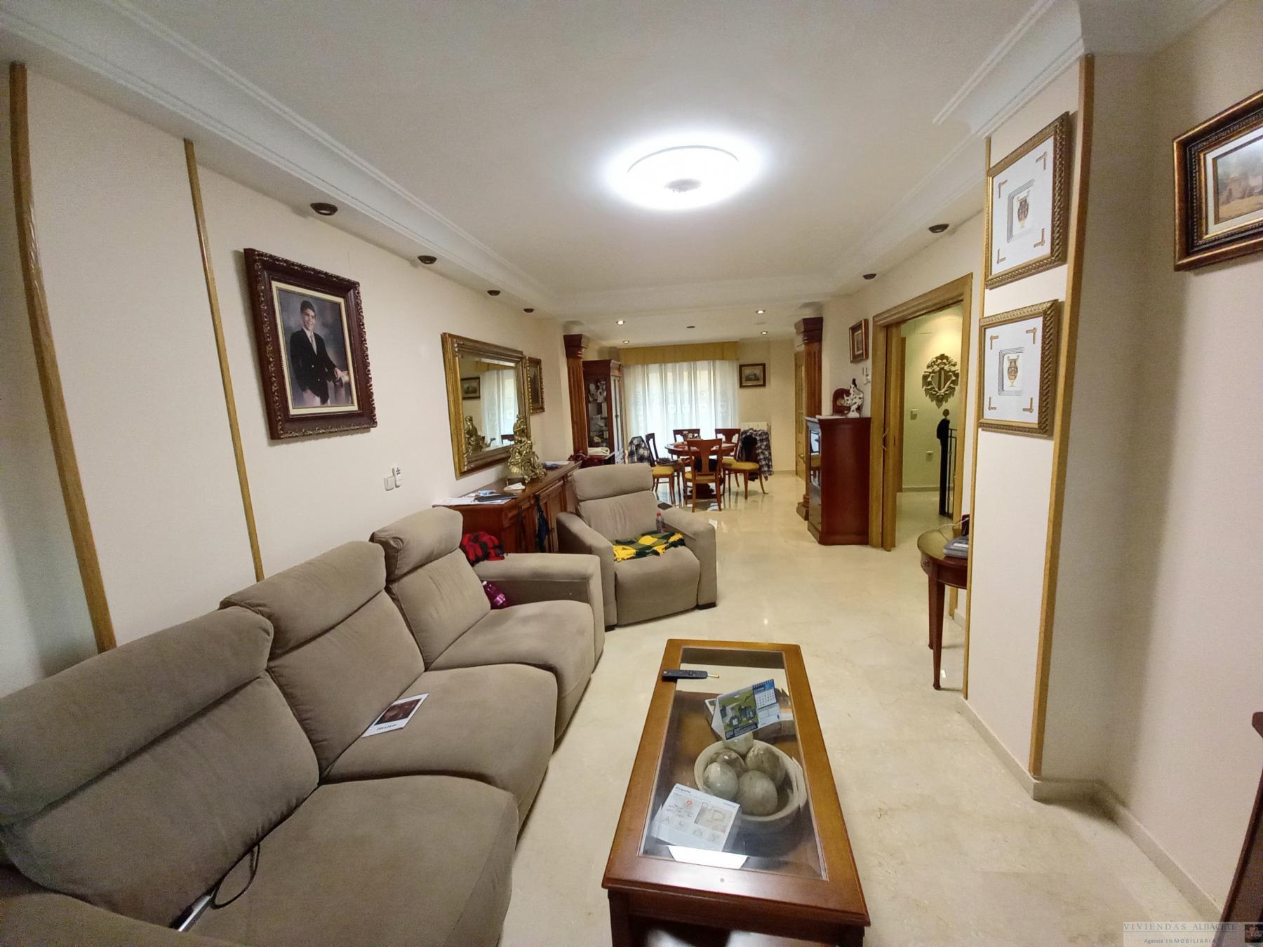 Venta de chalet en Albacete