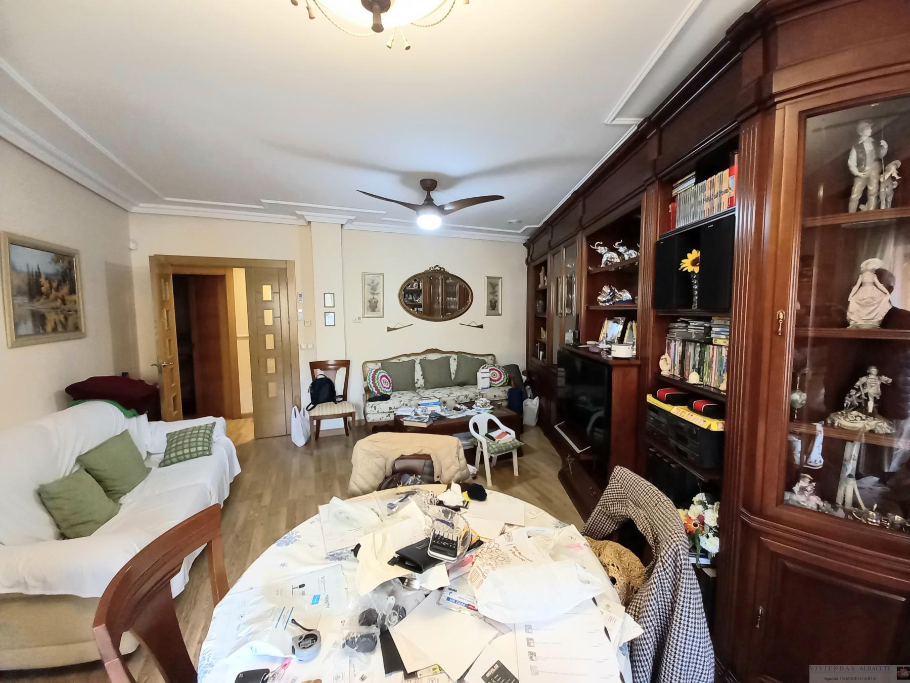 For sale of flat in Albacete