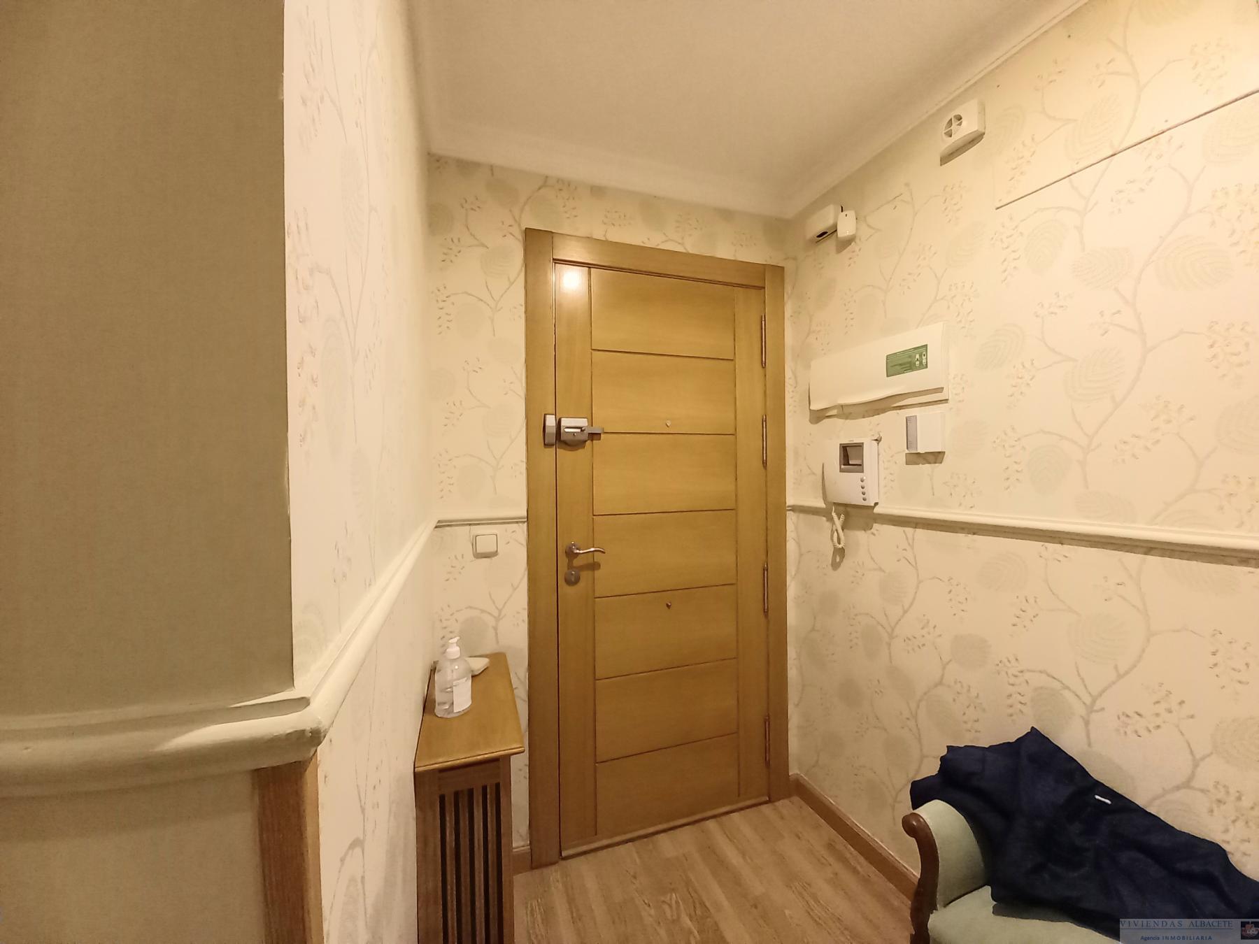 For sale of flat in Albacete