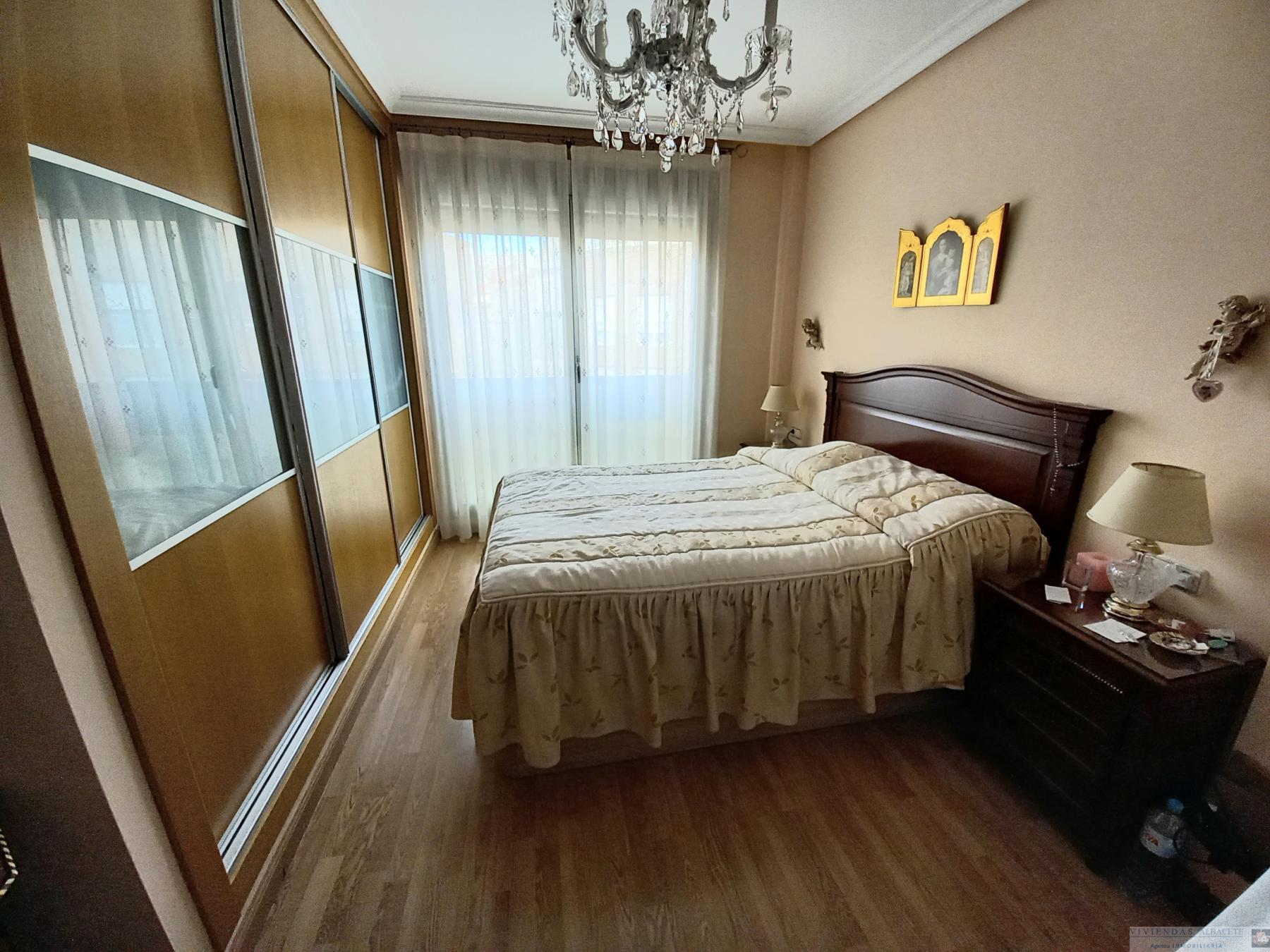 For sale of flat in Albacete