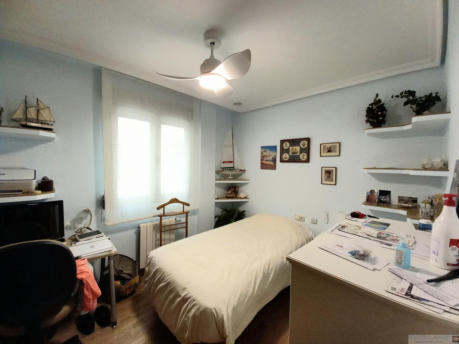 For sale of flat in Albacete