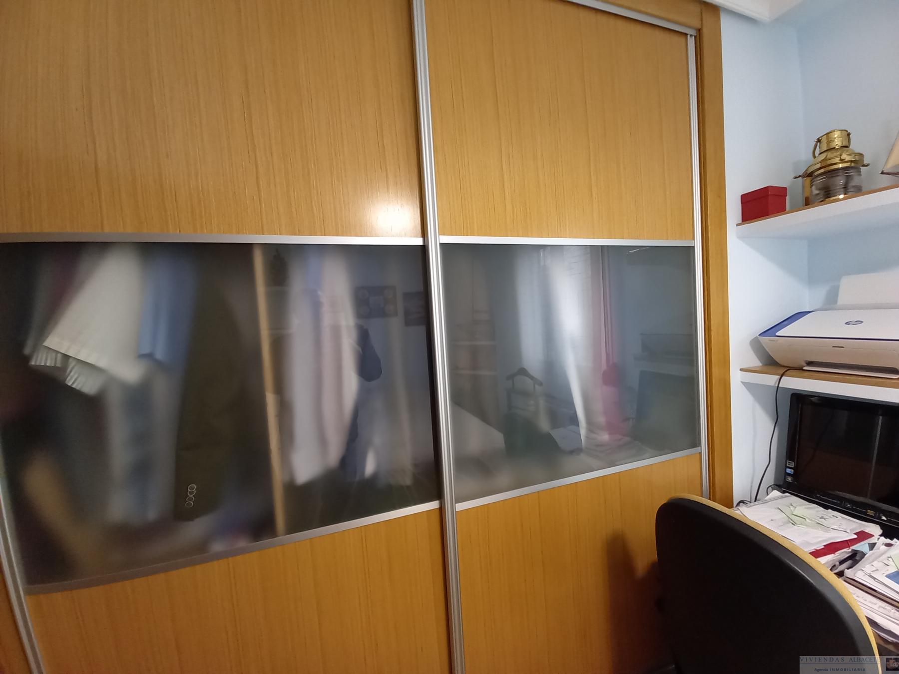 For sale of flat in Albacete