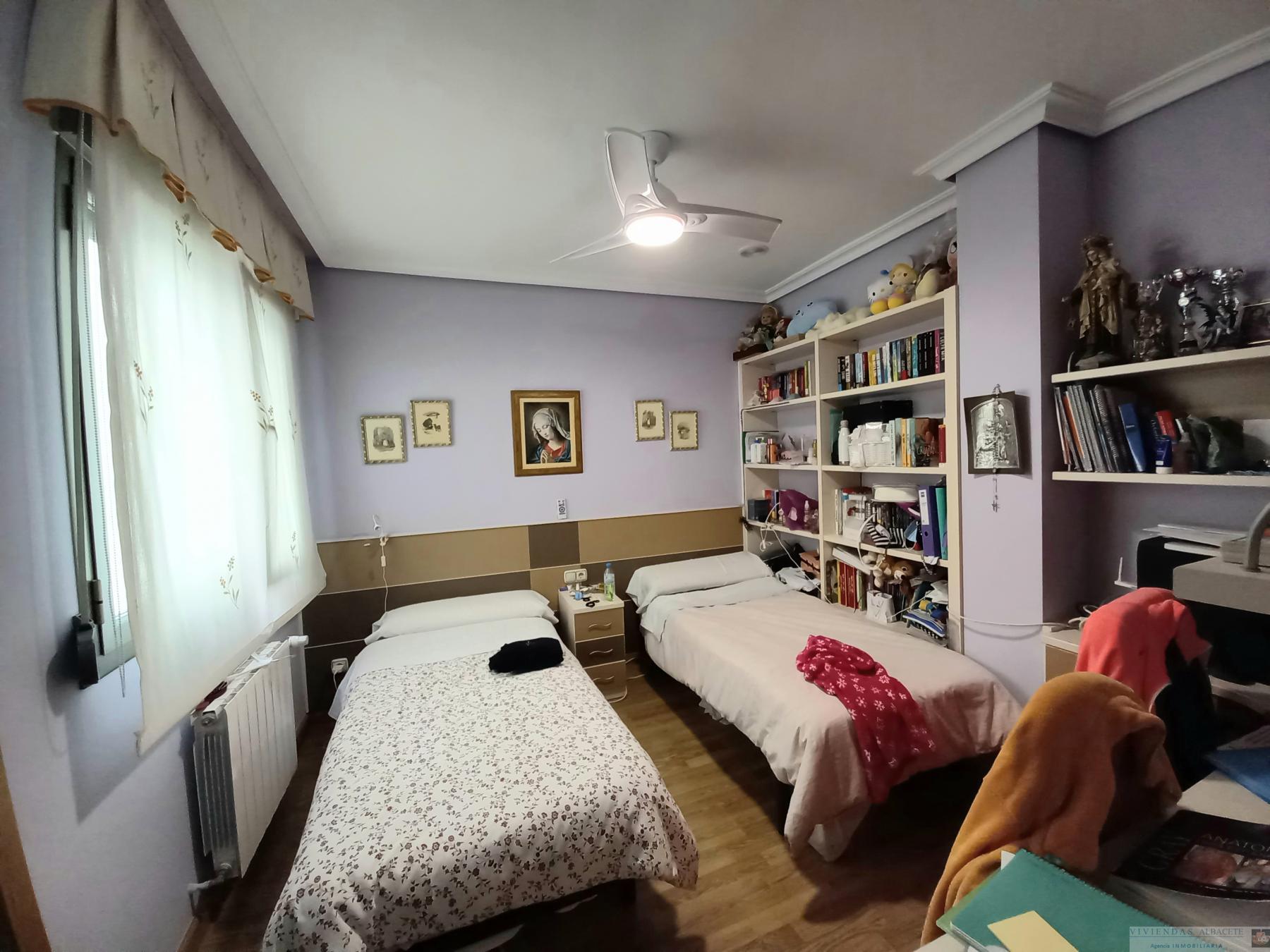For sale of flat in Albacete