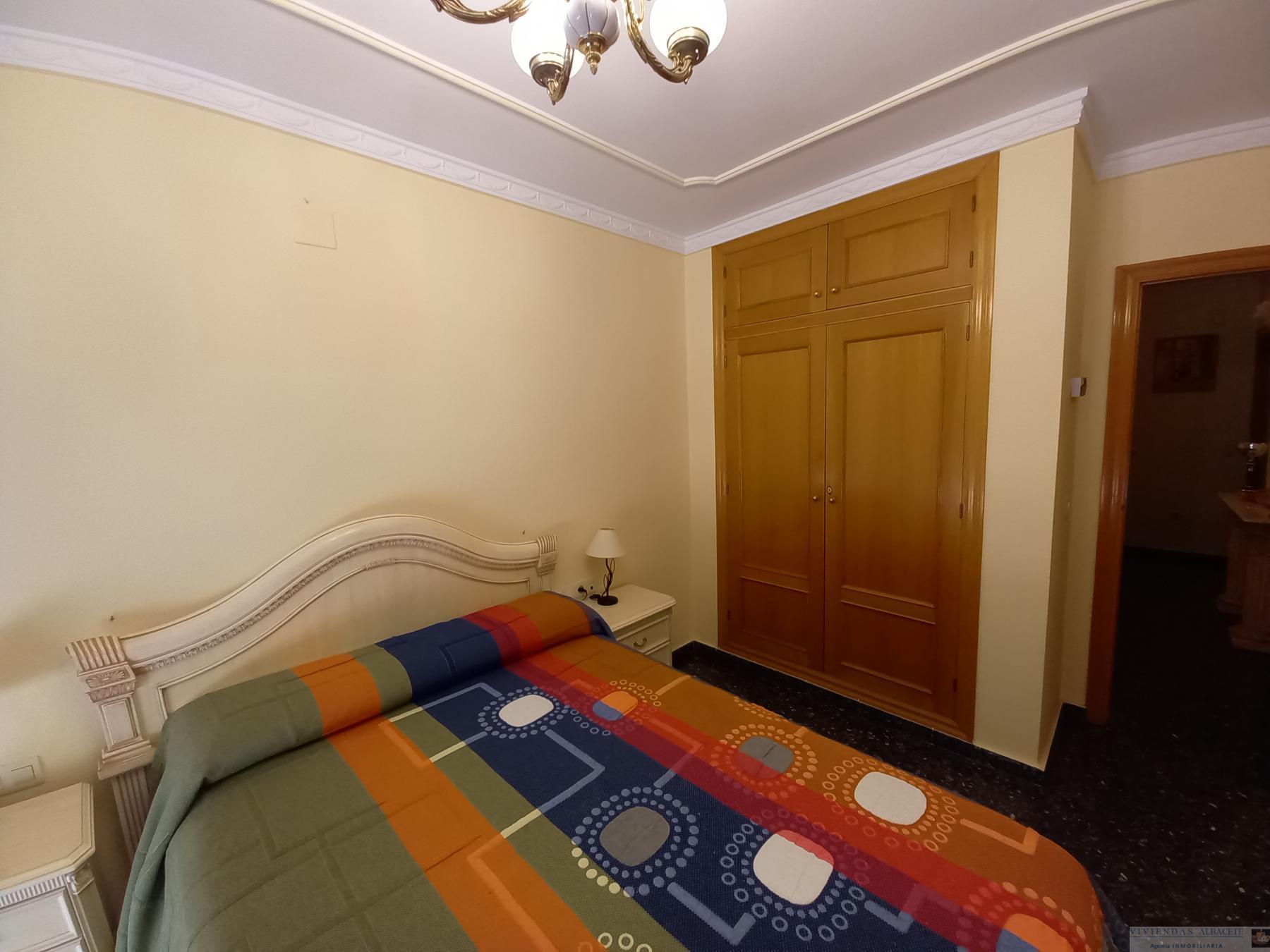 For sale of chalet in Albacete
