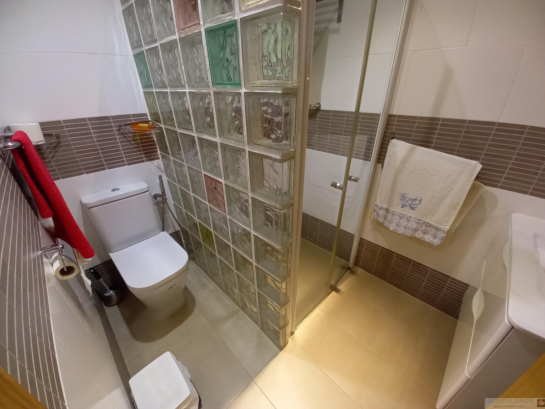 For sale of chalet in Albacete