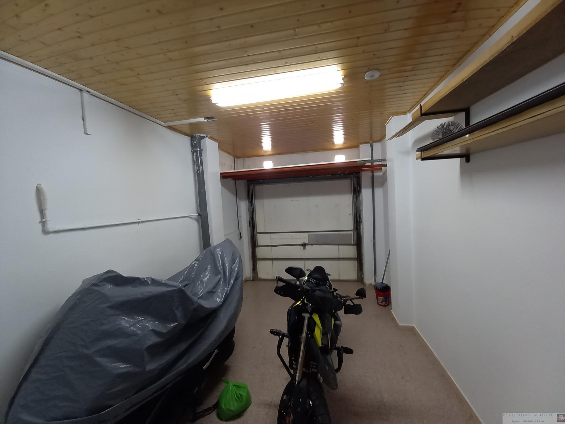 For sale of chalet in Albacete