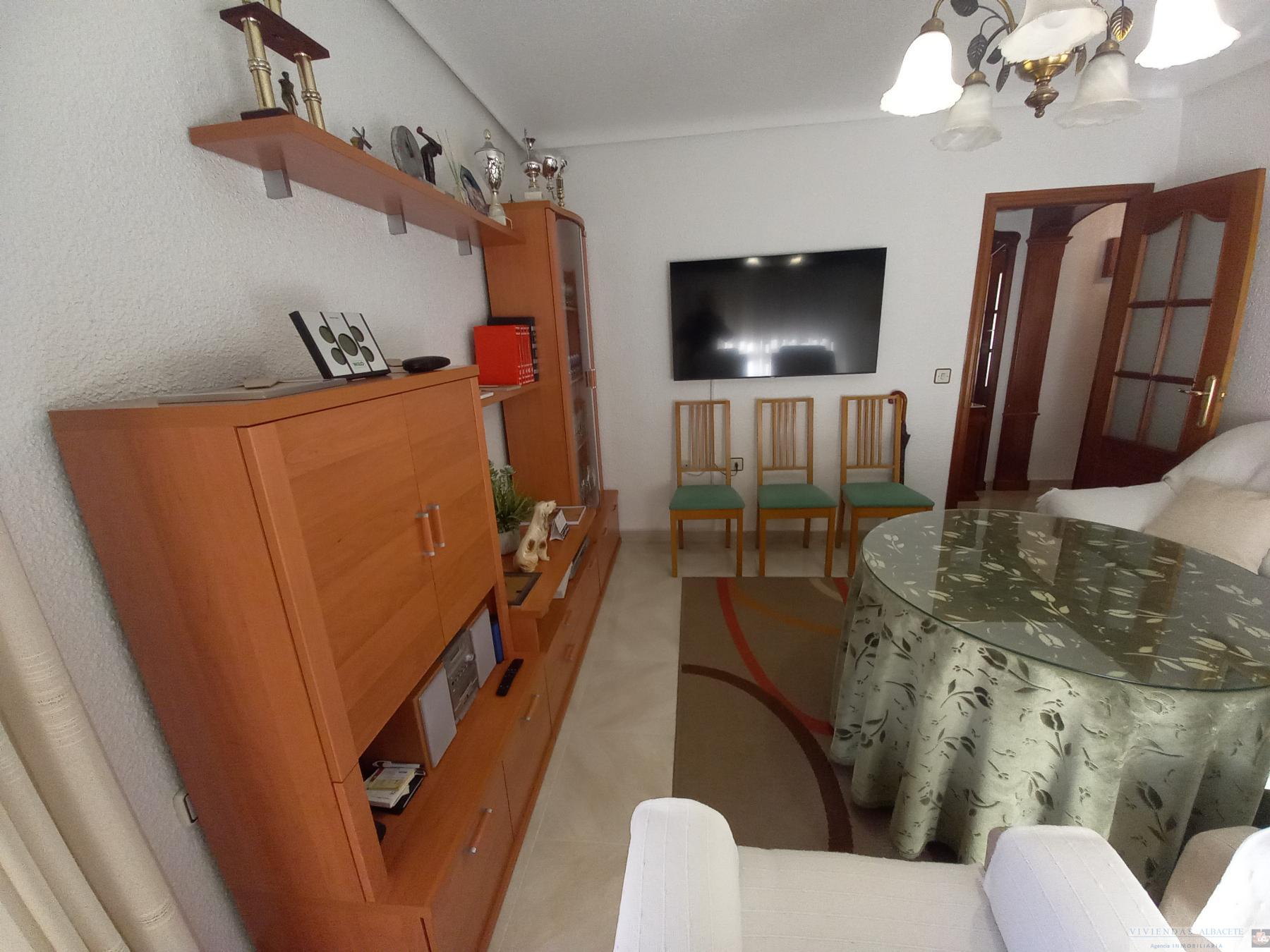 For sale of flat in Albacete