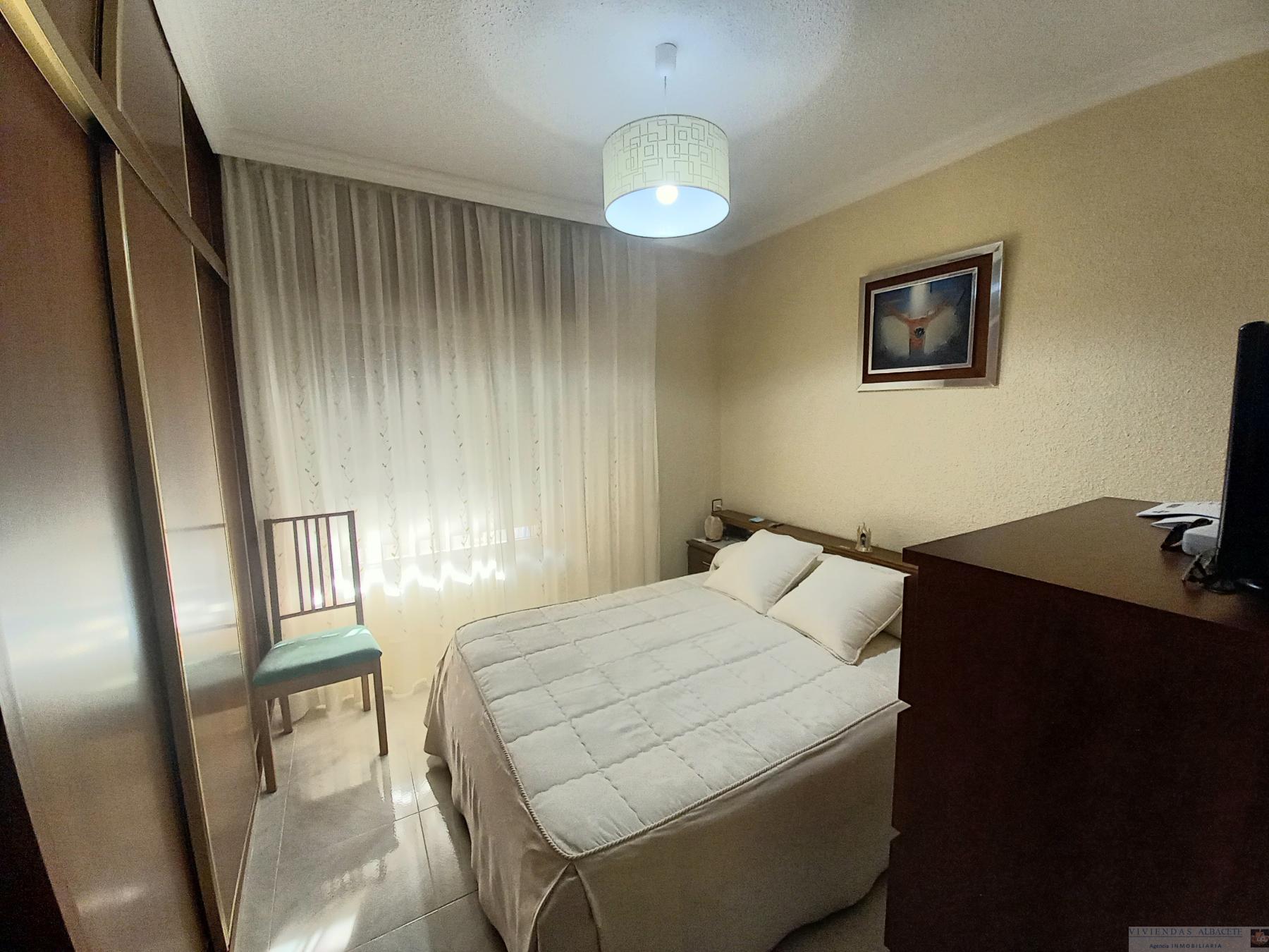 For sale of flat in Albacete