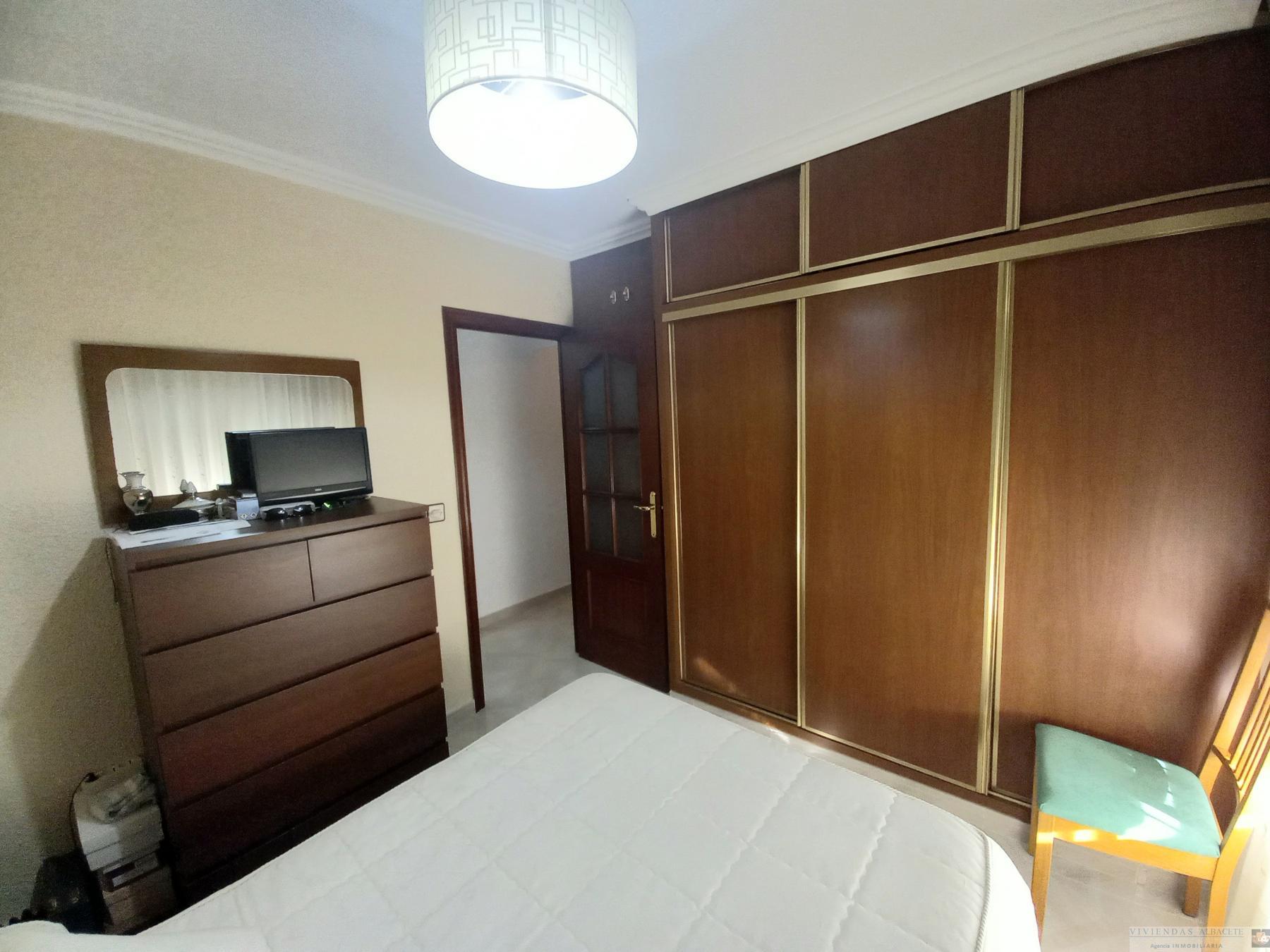 For sale of flat in Albacete