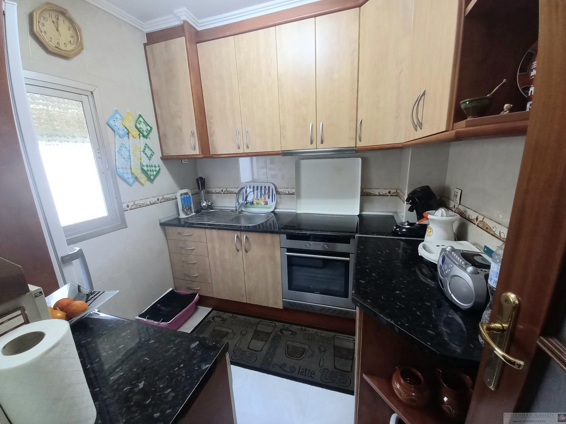 For sale of flat in Albacete