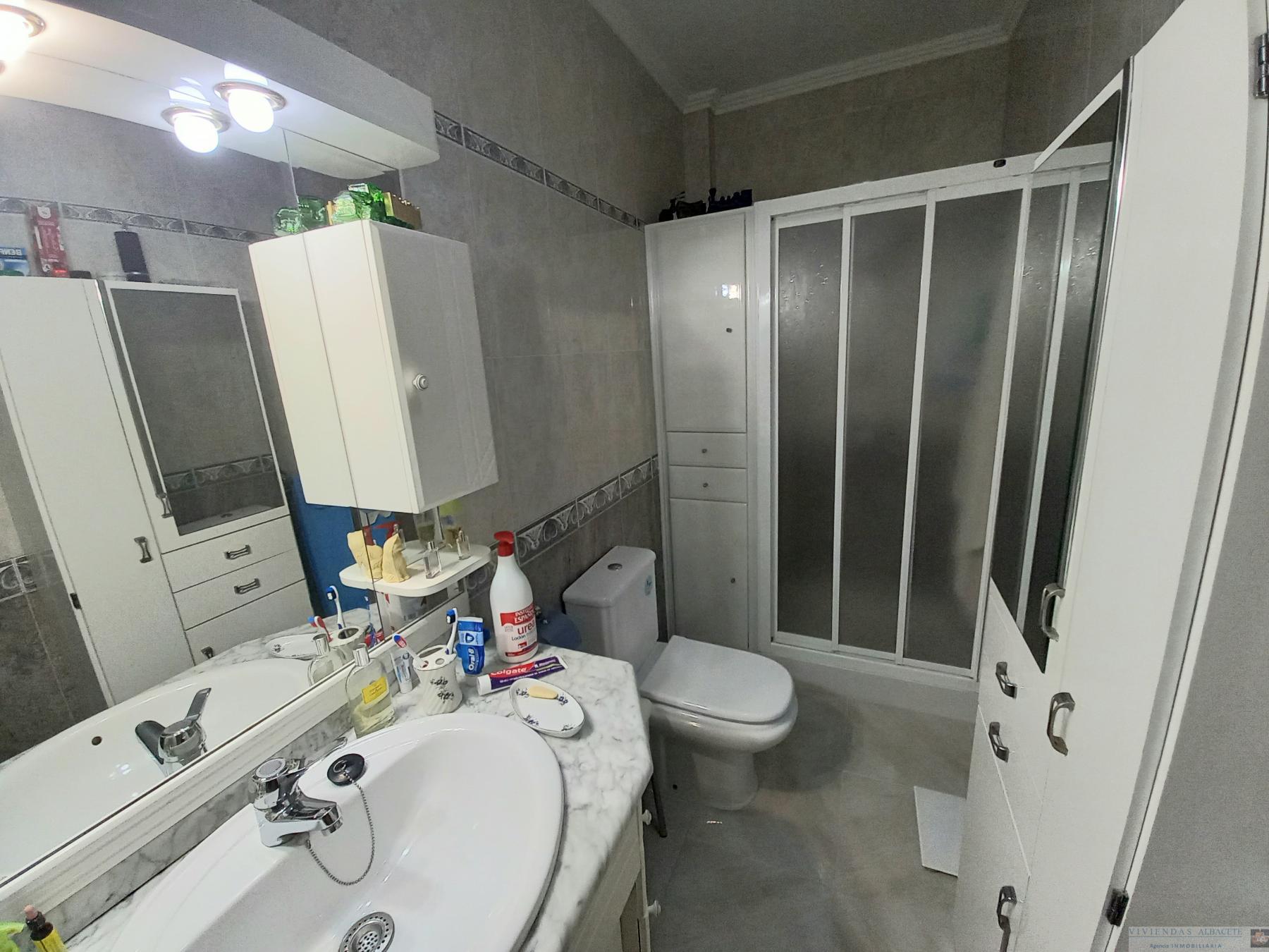 For sale of flat in Albacete