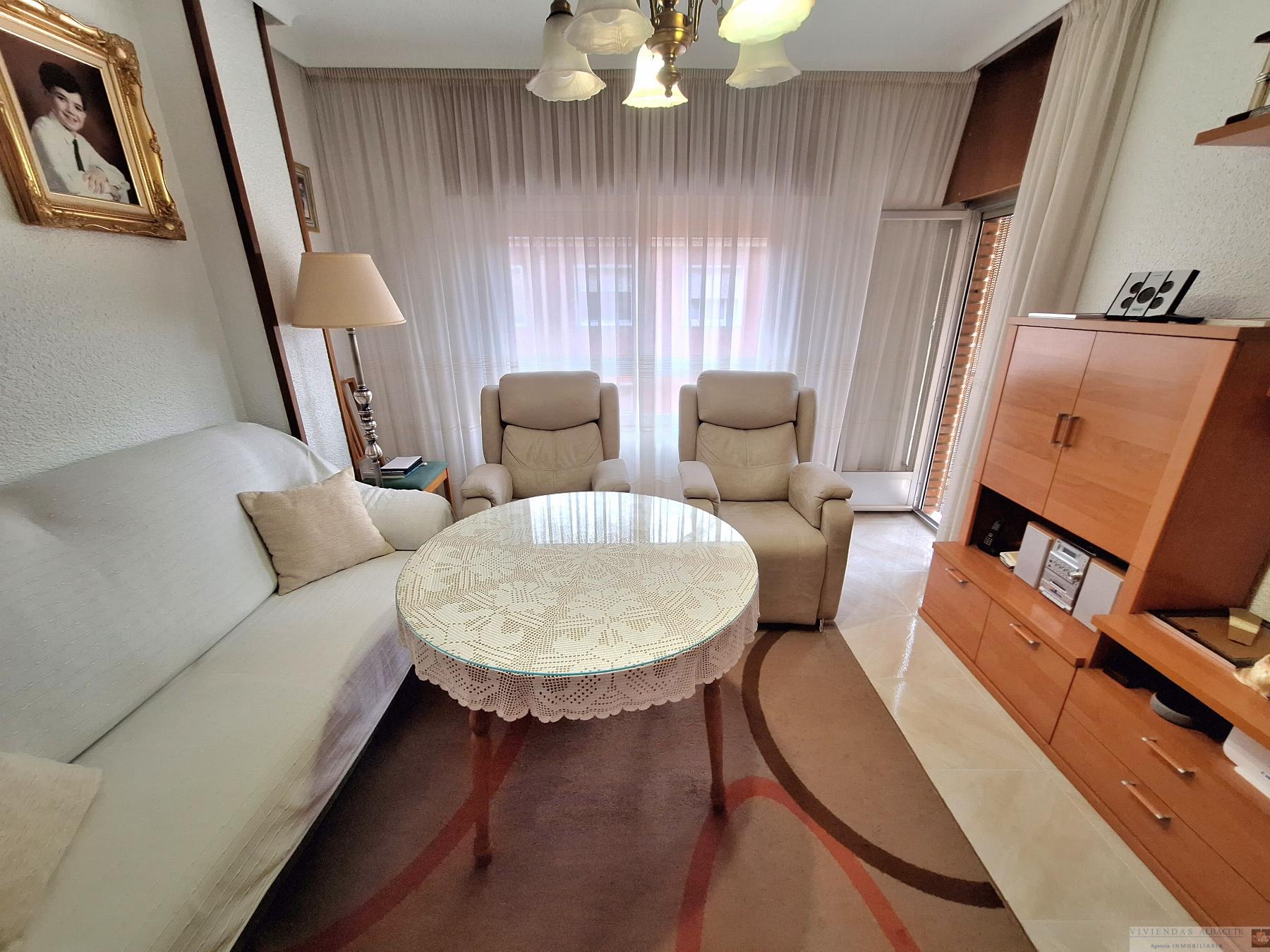 For sale of flat in Albacete