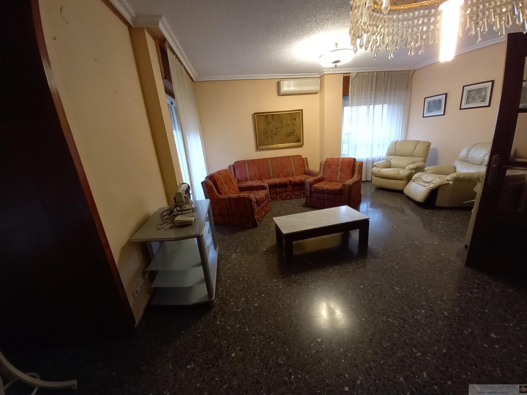 For sale of flat in Albacete