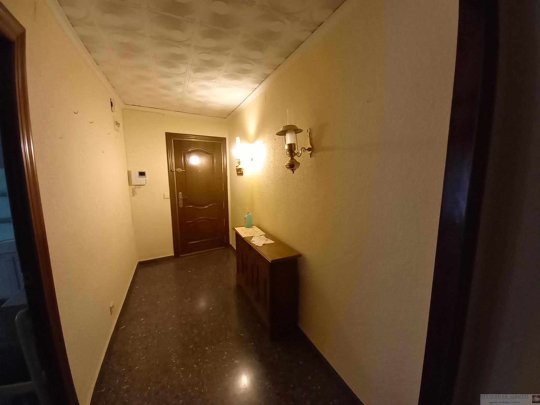 For sale of flat in Albacete