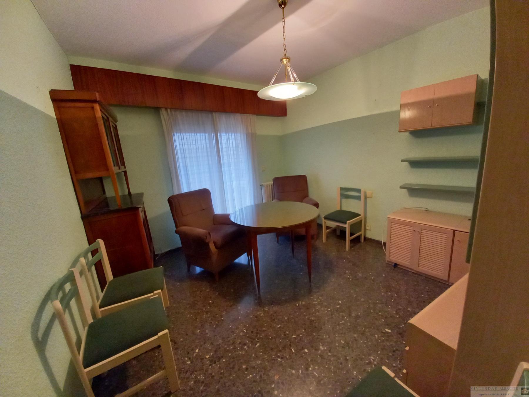 For sale of flat in Albacete