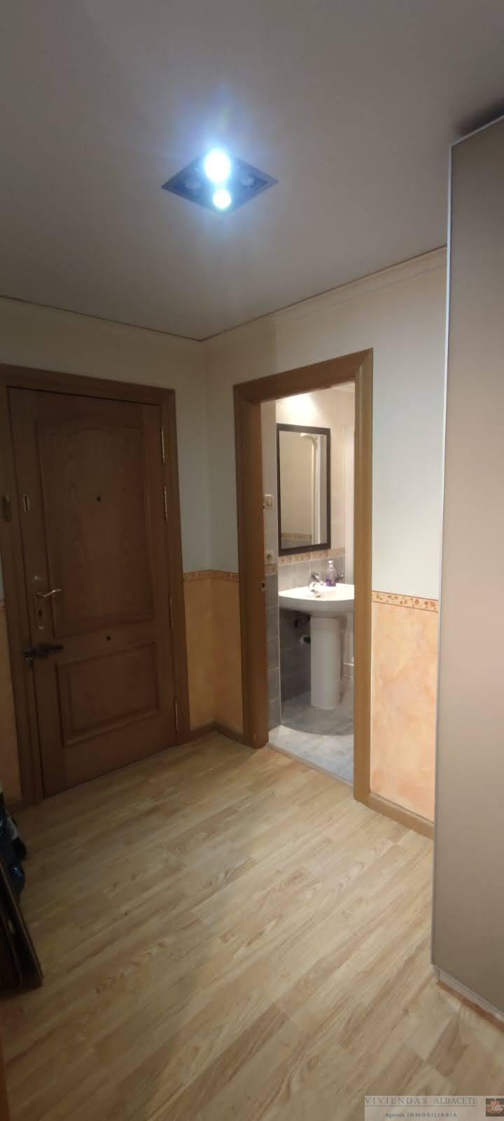 For sale of flat in Albacete
