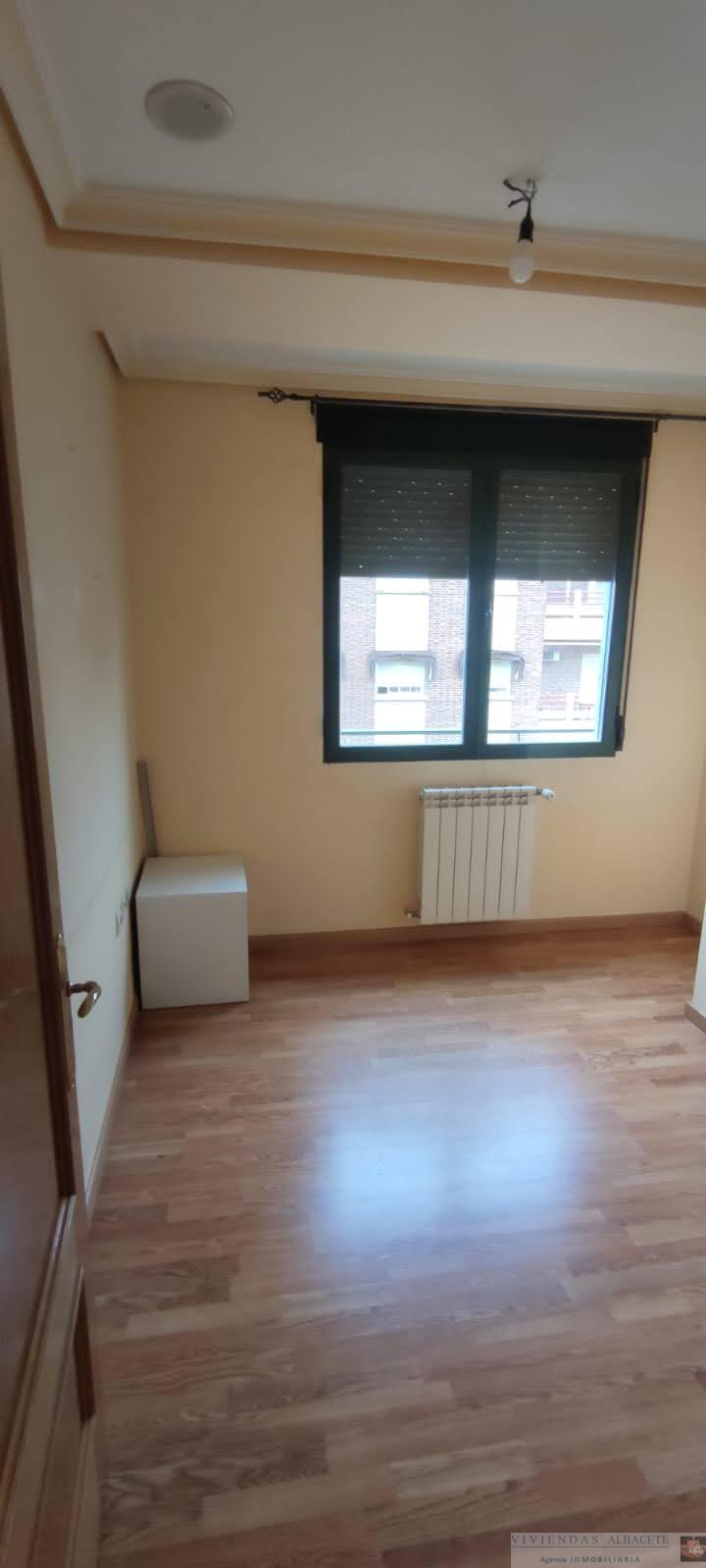 For sale of flat in Albacete