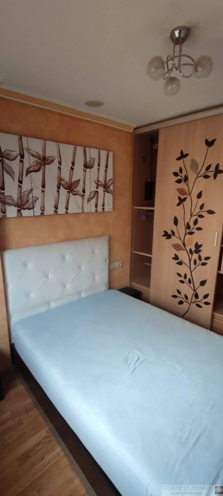 For sale of flat in Albacete