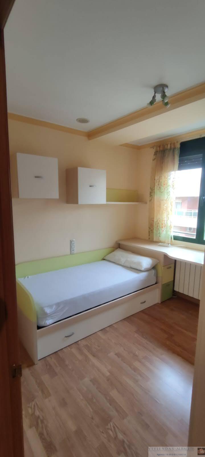 For sale of flat in Albacete
