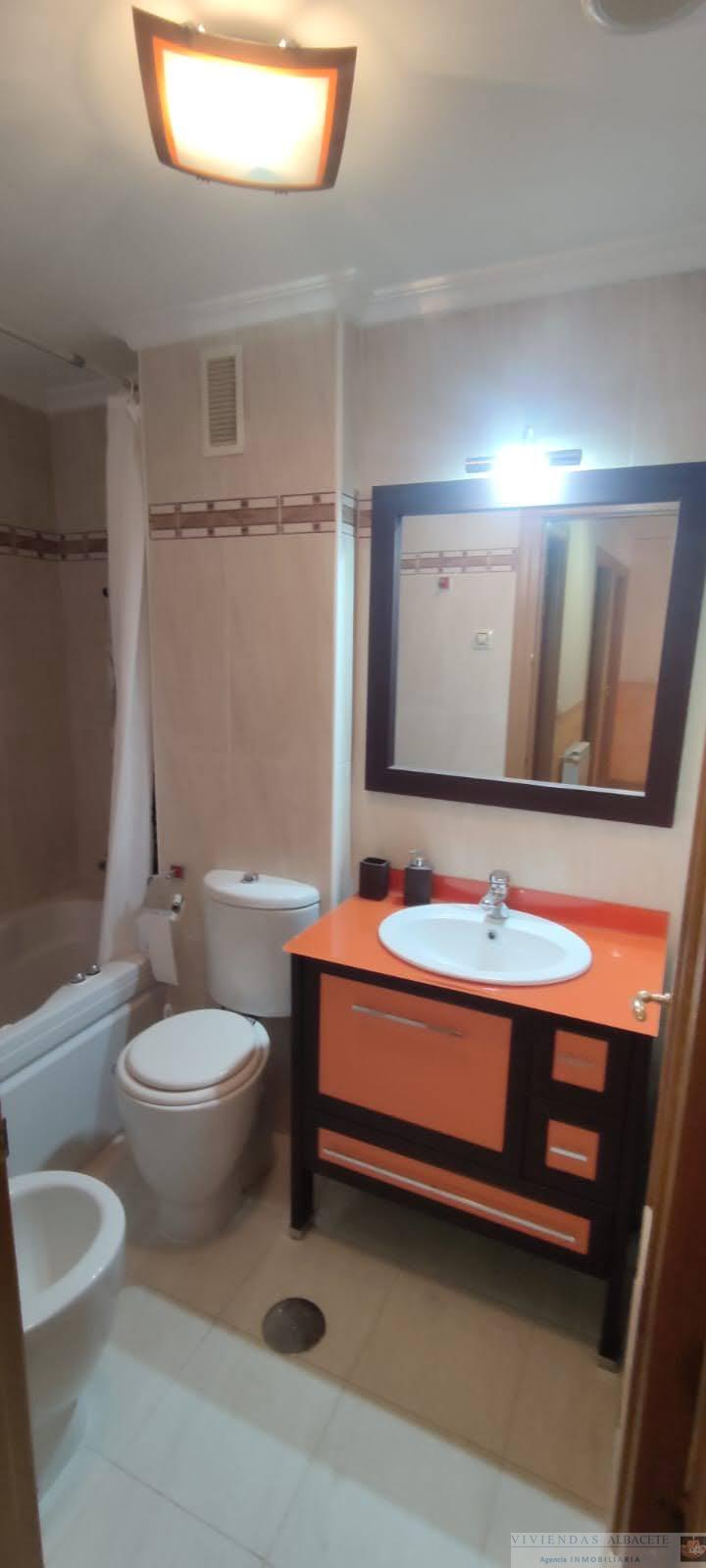 For sale of flat in Albacete