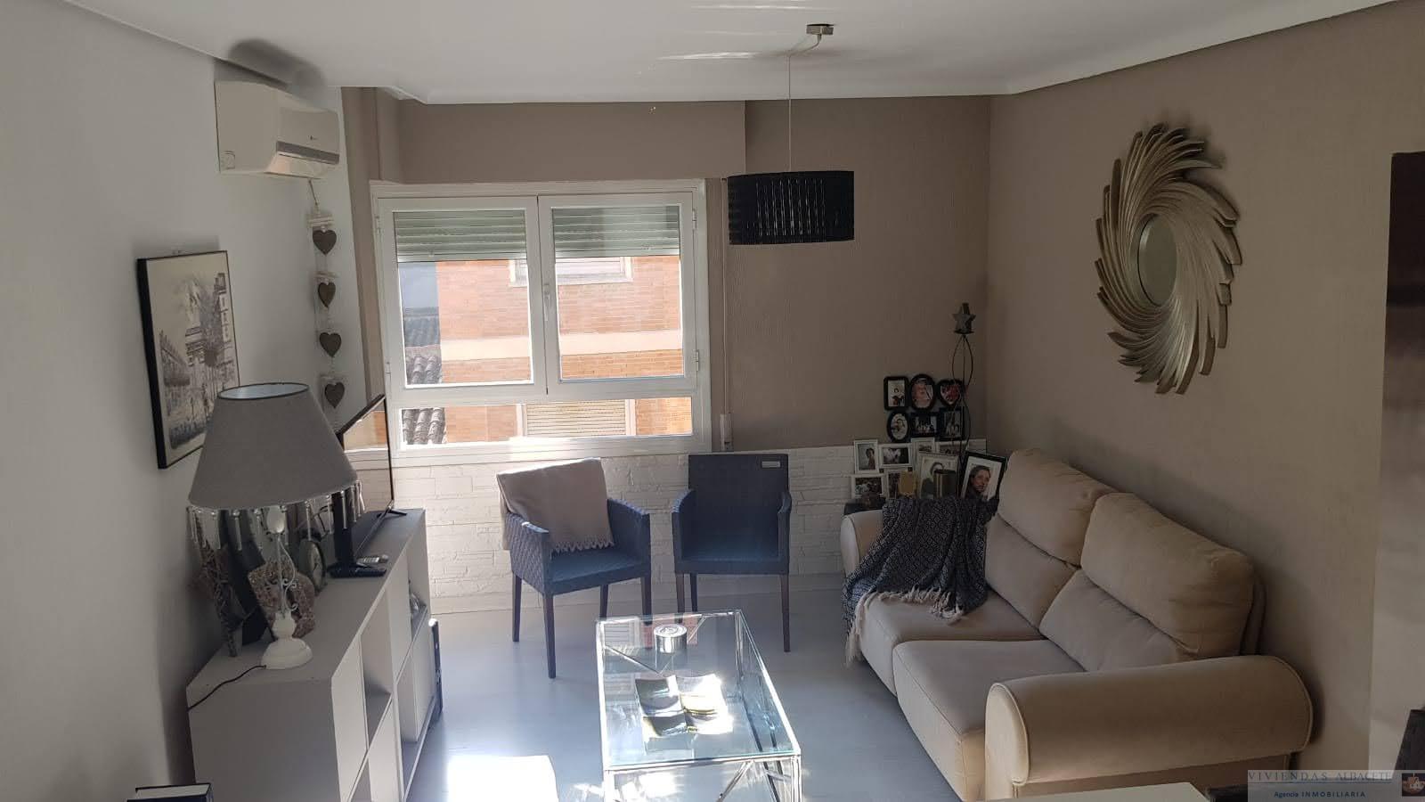 For sale of flat in Albacete