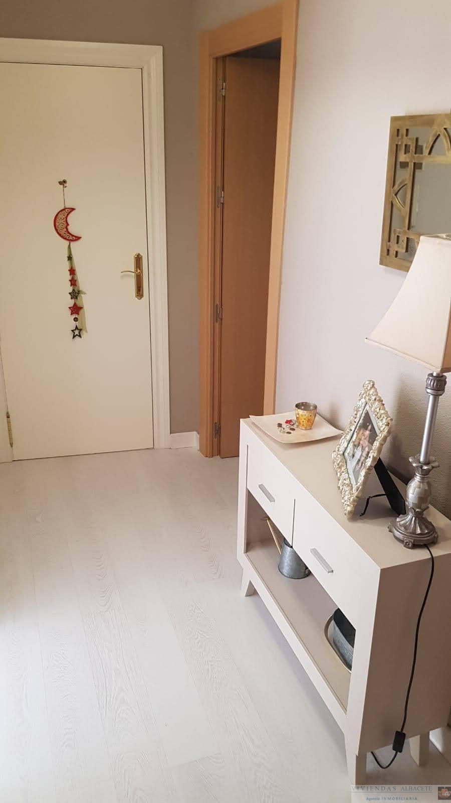 For sale of flat in Albacete